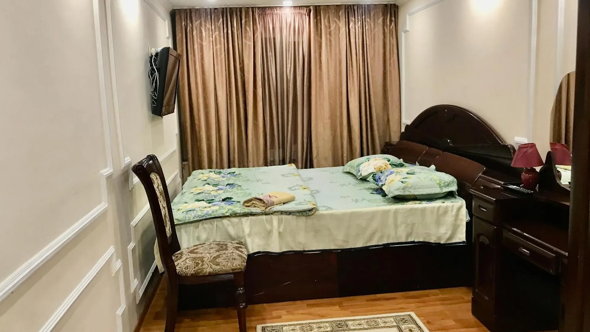 Vip House, Mega Park Apartment Almaty 0*,